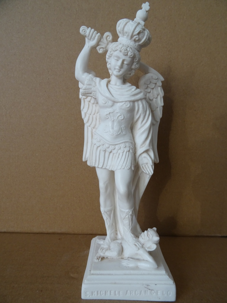 Beeld Aartsengel Michaël en duivel 21cm