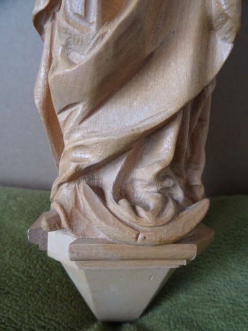 Fraai Mariabeeld wandbeeld houtsnijwerk