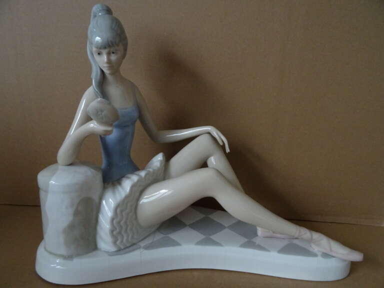 Groot porseleinen beeld balletdanseres Porceval Spain