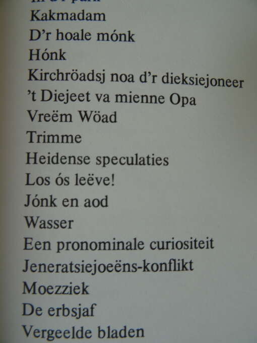 Collectie boeken over Kerkraads dialect Uvver plat jekald