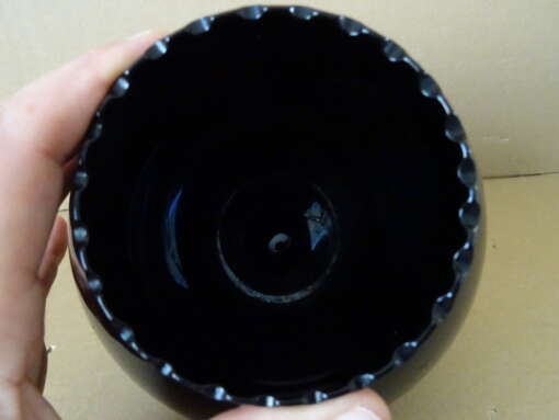 Vintage zwarte of paarse vaas mondgeblazen 16cm