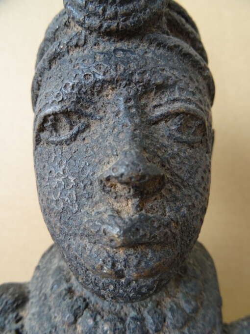 Bronzen beeld strijder Benin 27cm