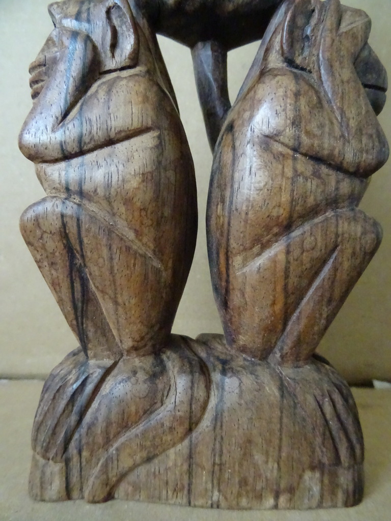 Beeld Horen zien en zwijgen houtsnijwerk 20cm - Afbeelding 7