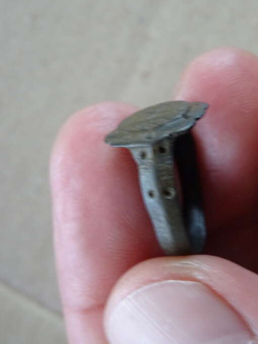 Bodemvondst middeleeuwse bronzen ring
