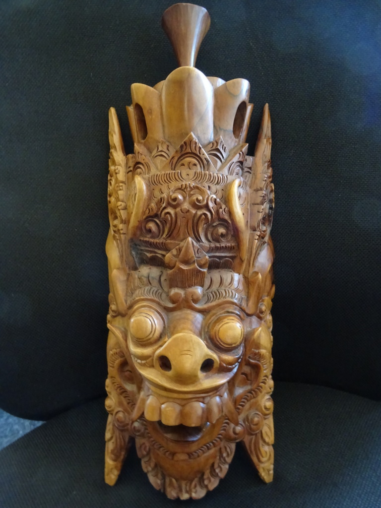 Houten Barong masker Indonesië houtsnijwerk