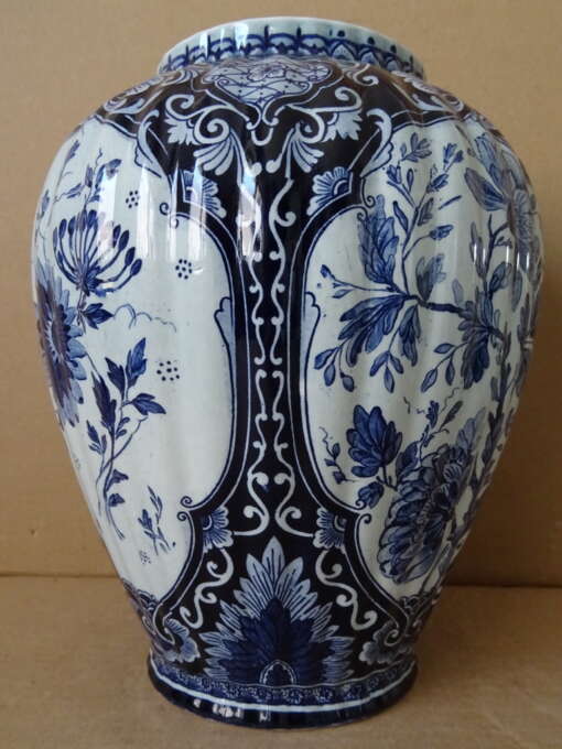 Antieke vaas Petrus Regout & Co 24cm