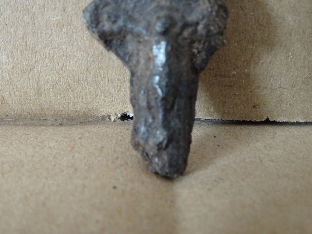 Bodemvondst 18e-eeuws bronzen kruisje Bodemvondst 18e-eeuws bronzen kruisje