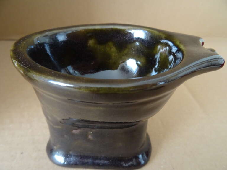 Asbak toiletpot gesigneerd JT