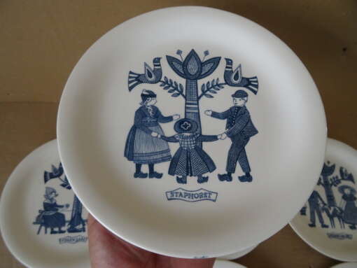 Ontbijtbordjes met klederdrachten Royal Sphinx P. Regout