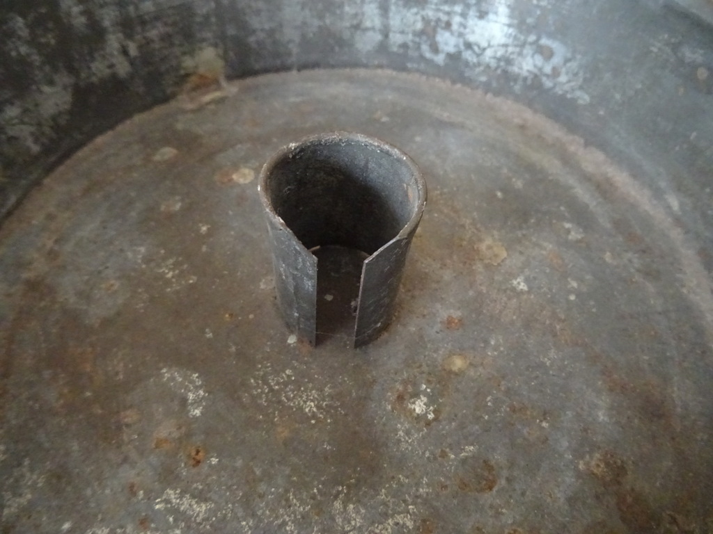 Antieke metalen kandelaar huisvlijt Antieke metalen kandelaar huisvlijt