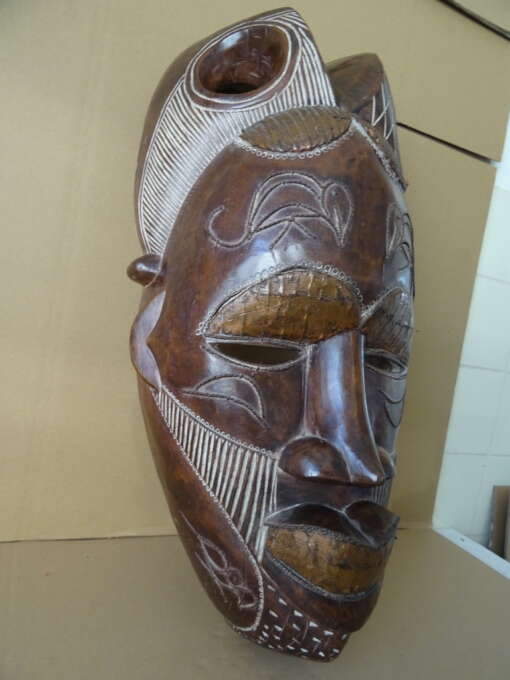 Chokwe masker Angola met koperbeslag 62cm