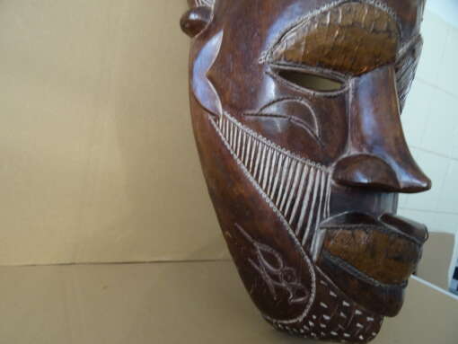 Chokwe masker Angola met koperbeslag 62cm