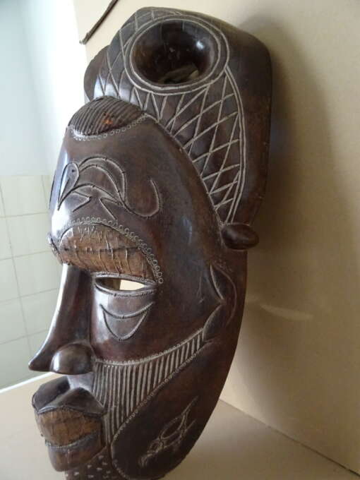 Chokwe masker Angola met koperbeslag 62cm