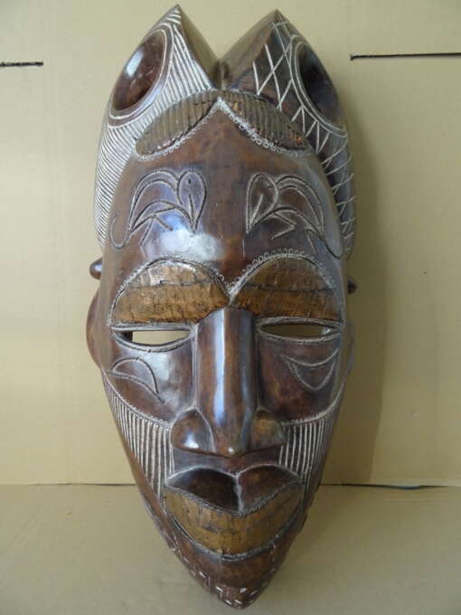 Chokwe masker Angola met koperbeslag 62cm