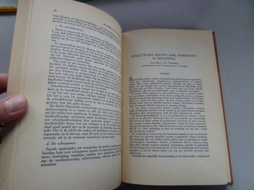 Nederlandsche gezinsboek 1939 met recepten