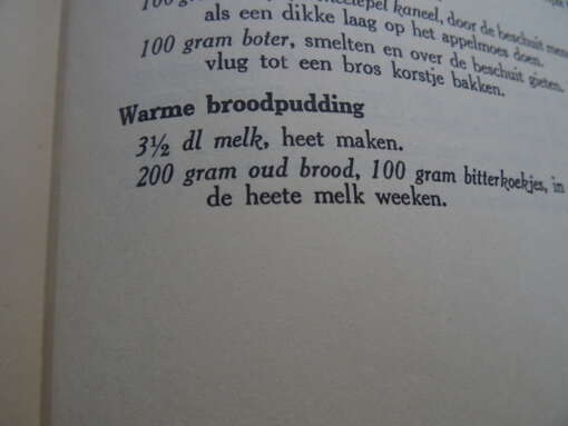 Nederlandsche gezinsboek 1939 met recepten