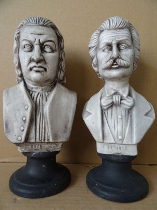 Vintage borstbeelden Bach en J Straus 24 cm
