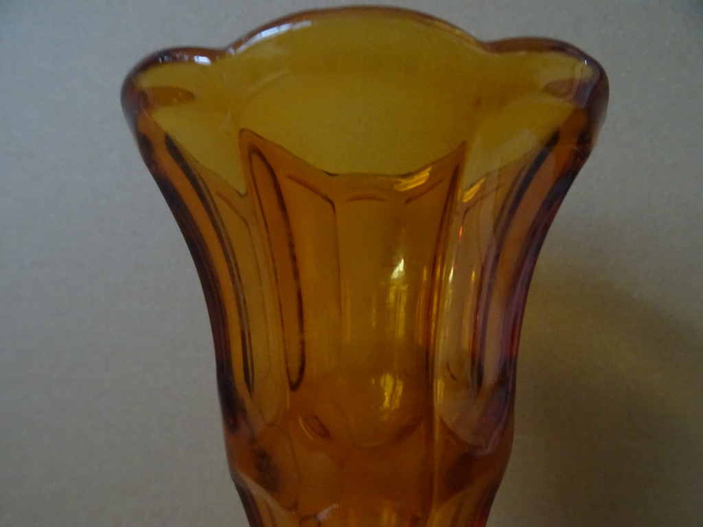 Glazen retro vaas 21cm Glazen retro vaas 21cm