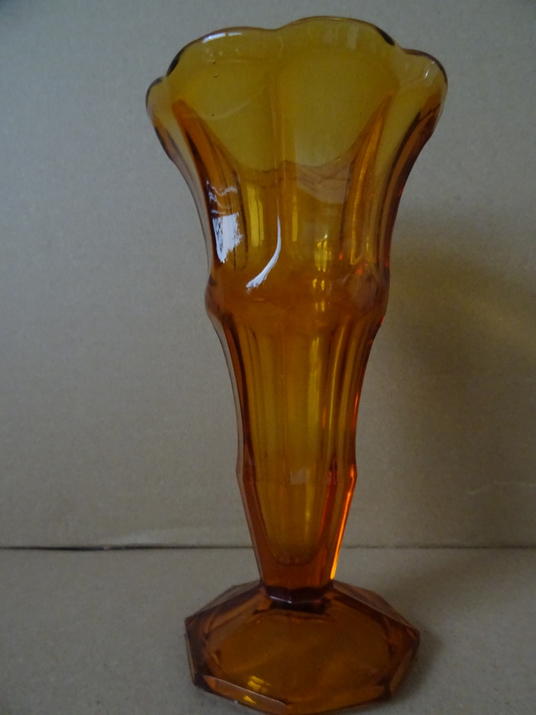 Glazen retro vaas 21cm Glazen retro vaas 21cm