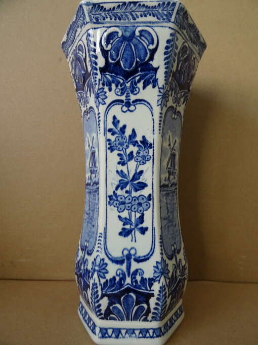 Vaas Delfts Royal Sphinx Holland by Boch 24cm