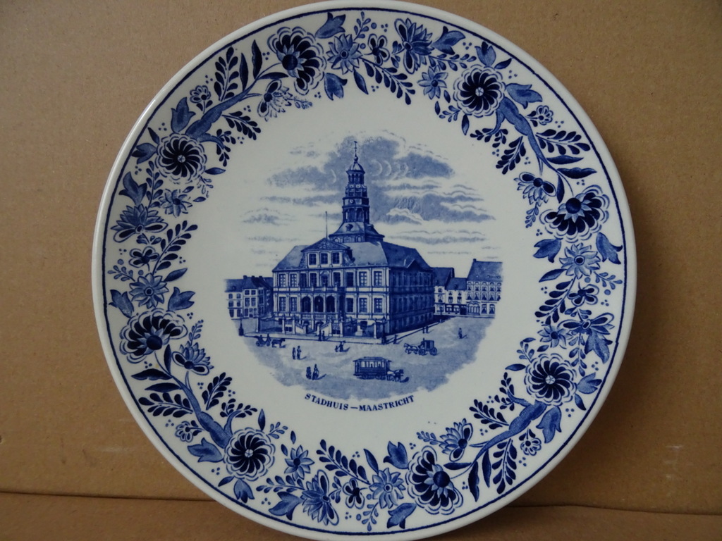 Antiek wandbord Stadhuis Maastricht Petrus Regout Antiek wandbord Stadhuis Maastricht Petrus Regout