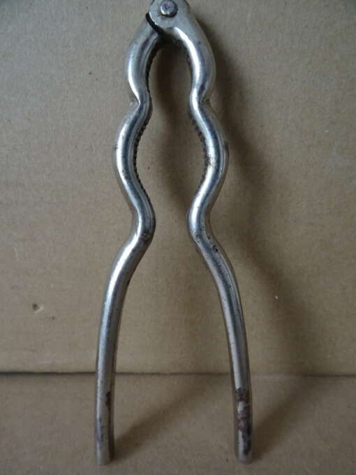Vintage metalen notenkraker 15cm