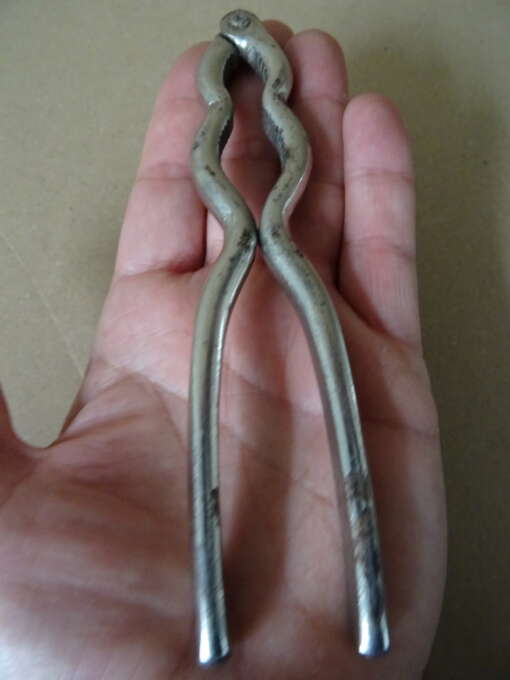 Vintage metalen notenkraker 15cm