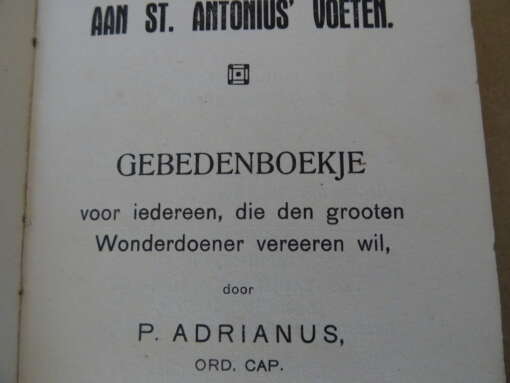 P. Adrianus Aan Sint Antonius' voeten Gebedenboekje