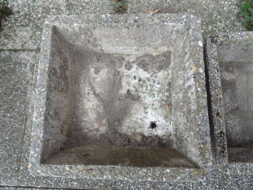 Vintage betonnen bloembakken voederbakken 4 stuks
