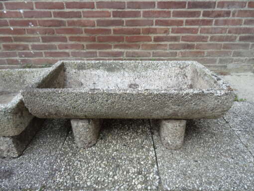 Vintage betonnen bloembakken voederbakken 4 stuks