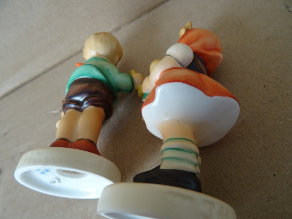 Vintage Goebel Hummel beeldjes jongen en meisje - Afbeelding 17