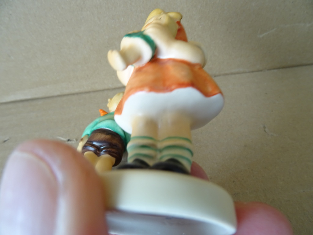 Vintage Goebel Hummel beeldjes jongen en meisje - Afbeelding 18