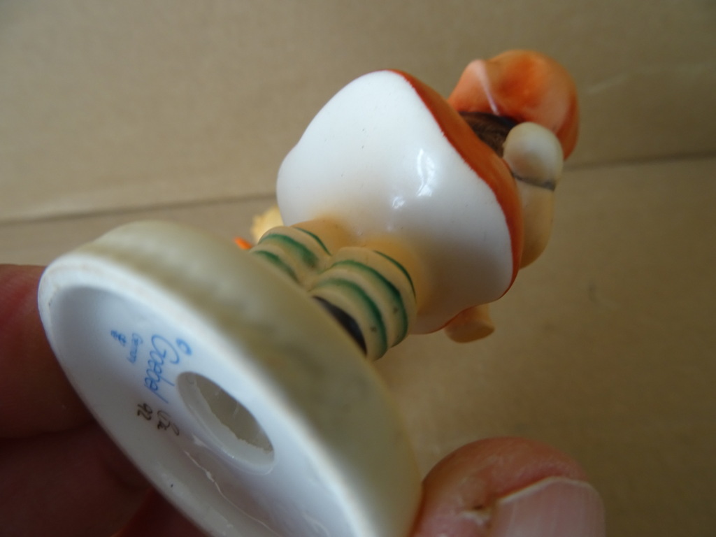 Vintage Goebel Hummel beeldjes jongen en meisje - Afbeelding 19