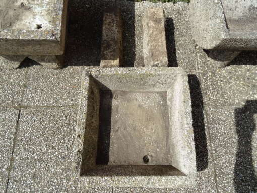 Vintage betonnen bloembakken voederbakken 4 stuks