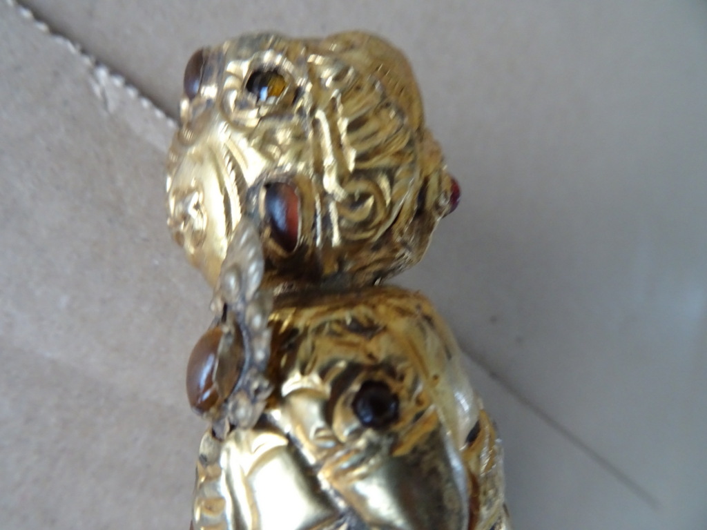 Antieke kris met verguld handvat belegd met steentjes Antieke kris met verguld handvat belegd met steentjes