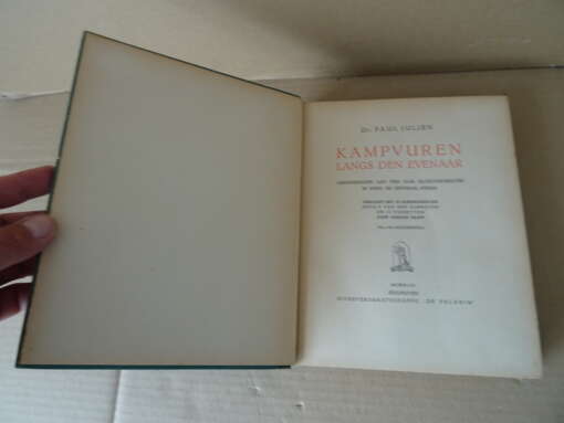 Dr. Paul Julien Kampvuren langs den evenaar