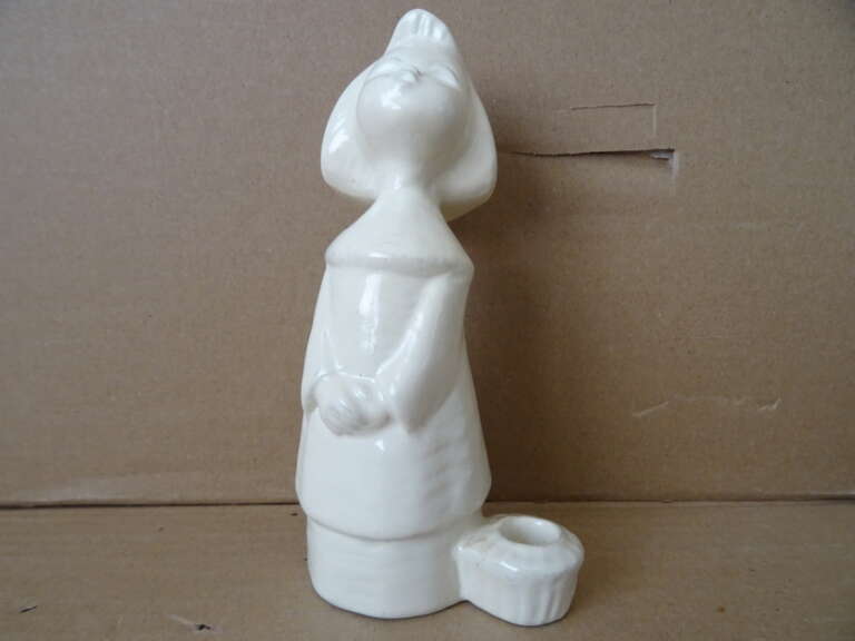 Antiek porseleinen beeldje 1887 van 16cm