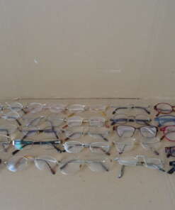 Collectie van 25 vintage brillen