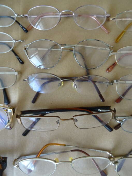 Collectie van 25 vintage brillen