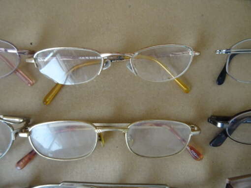 Collectie van 25 vintage brillen