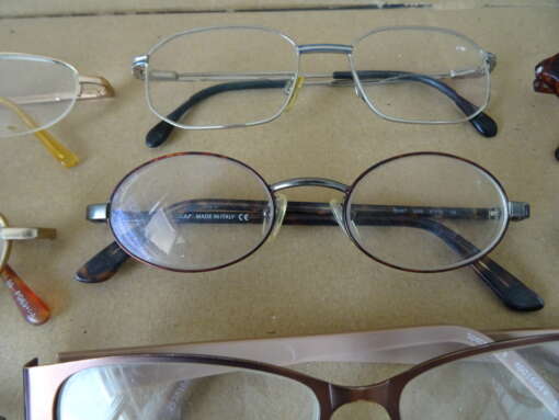Collectie van 25 vintage brillen