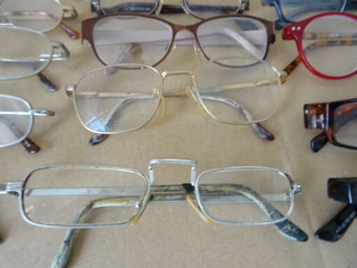 Collectie van 25 vintage brillen