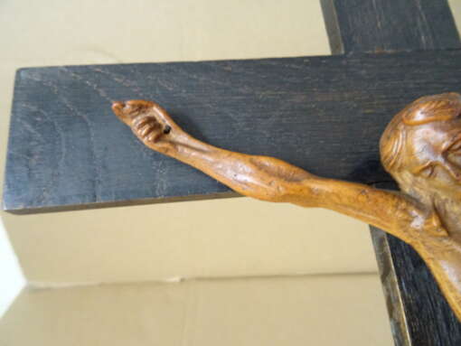 Antiek houten kruisbeeld 44cm volkskunst