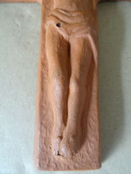 Antiek terracotta kruisbeeld 17x21cm