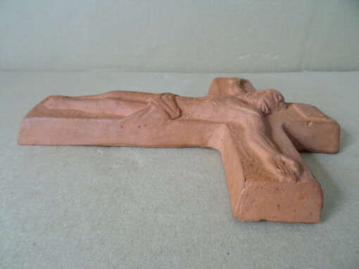 Antiek terracotta kruisbeeld 17x21cm
