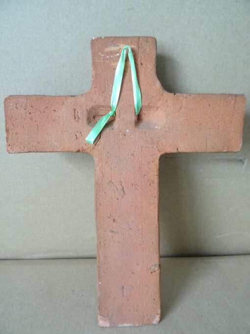 Antiek terracotta kruisbeeld 17x21cm