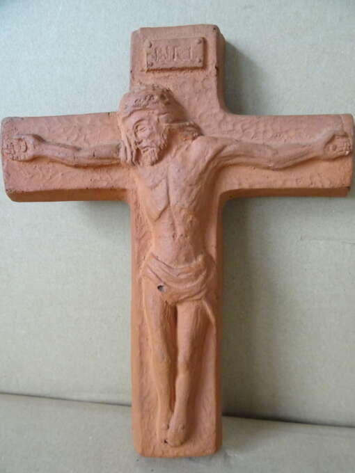 Antiek terracotta kruisbeeld 17x21cm
