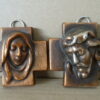 Art deco bronzen kruisbeeld reliëfs 7x7cm