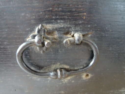 Grote antieke houten kist uit circa 1800