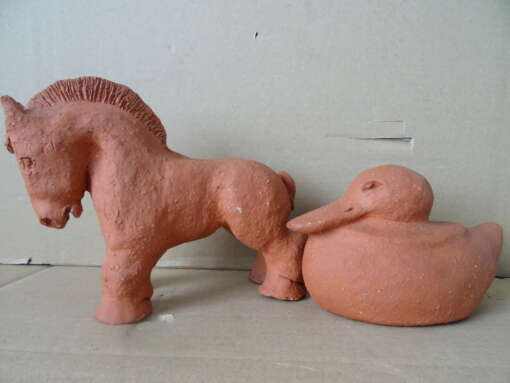 Terracotta design beelden paard en eend 15cm en 9cm